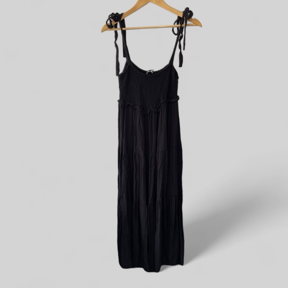 Zara Dresses & Skirts - Zara Tiered Midi Dress Women’s Small Self Tie Straps Black Flowy Smocked Top